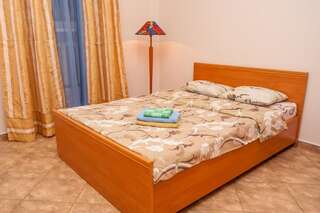 Гостевой дом Mini Hotel near Arena City Киев Двухместный номер с 1 кроватью и общей ванной комнатой-2